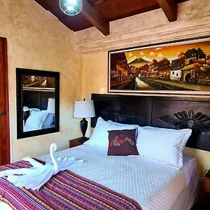 https://hotel-casa-real-antigua.guatemalaantiguahotels.com